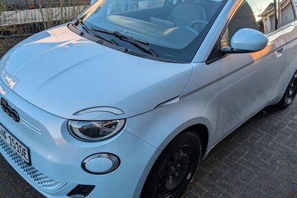 Fiat 500e 14.998 km 19.000 &euro; Rösrath 51503