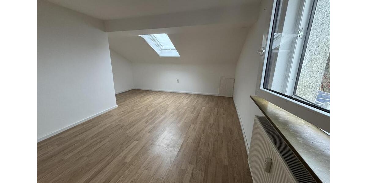 Gemütliche DG-Wohnung in Herkenrath für Familie oder WG 4 zimmer