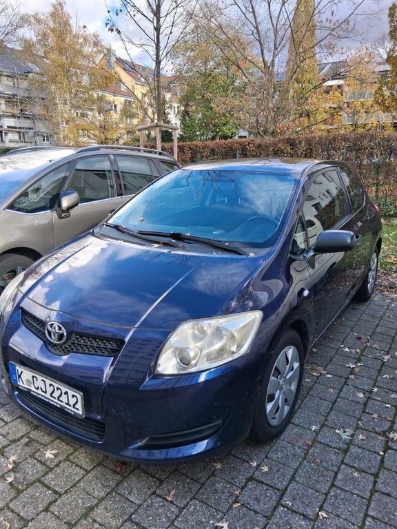 Toyota Auris 95.000 km 5.500 € Köln 51103
