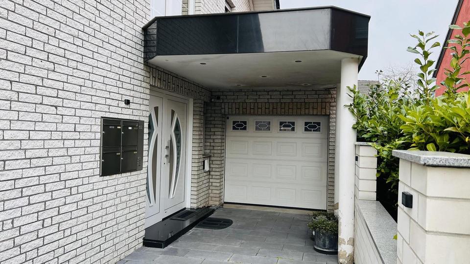 Mehrfamilienhaus, Wohnhaus Köln Lindenthal - 6 Zimmer, 266 m&sup2;, 3.150&euro; | Angebot:25756607