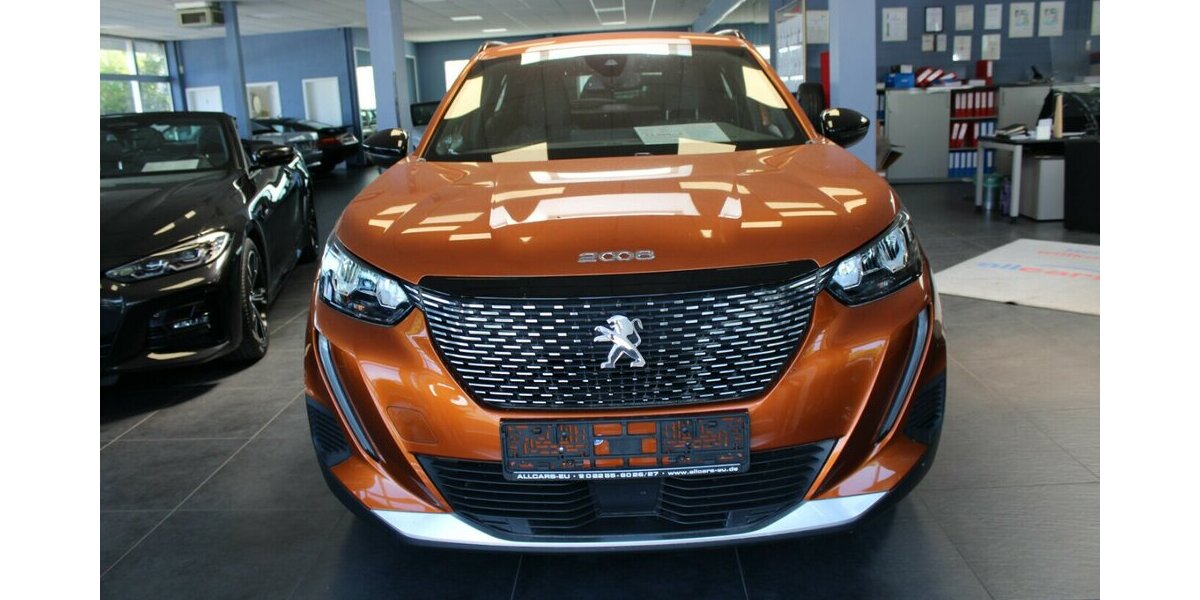 Peugeot 2008 PureTech 100 Allure 44.792 km 14.980 &euro; Euskirchen 53881