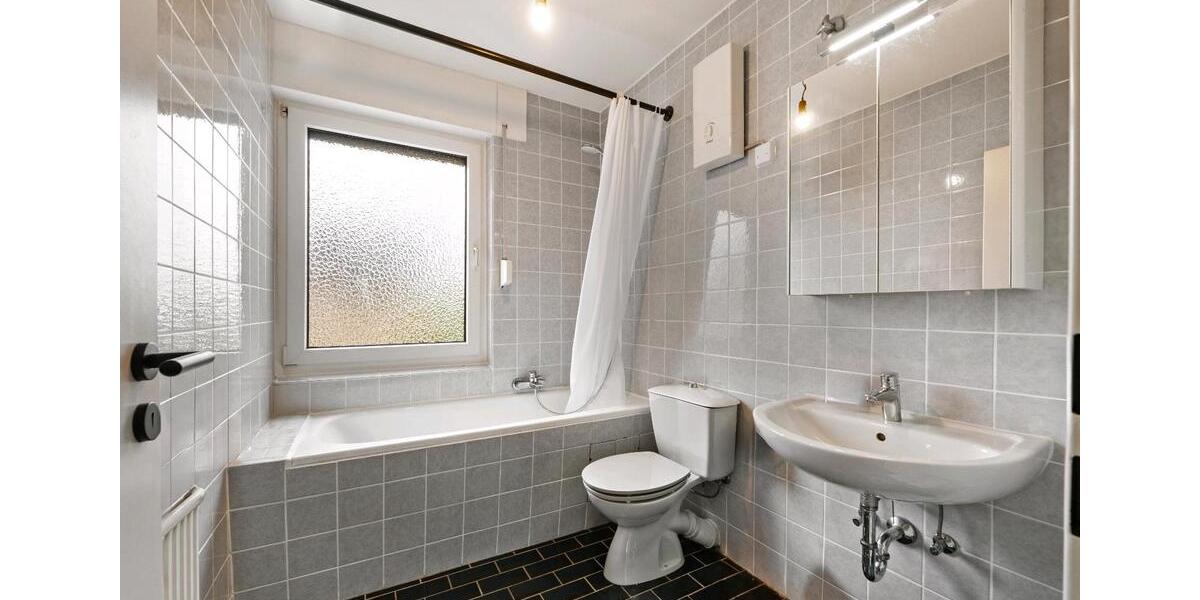 Dachgeschoßwohnung Bonn Gielgen - 2 Zimmer, 48 m&sup2;, 650&euro; | Angebot:26414702
