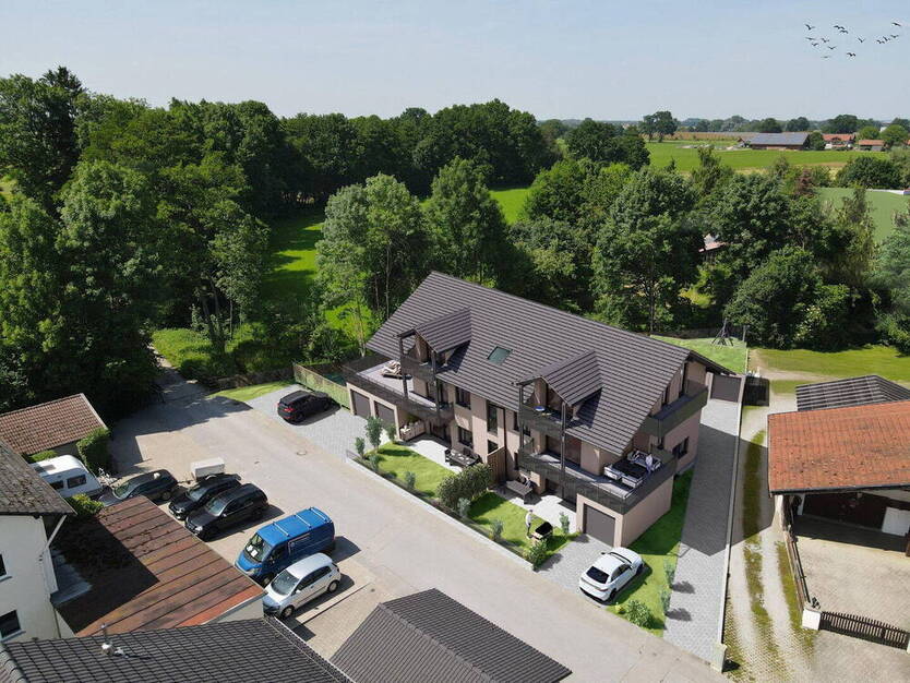 Tännelbach: FamilienWohnung mit Herz - Zwei Gärten, 4 Zimmer & ganz viel Licht