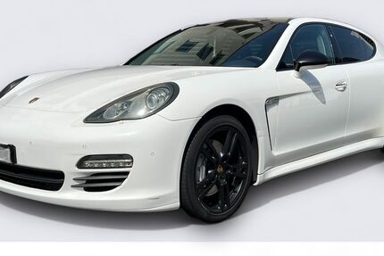 Porsche Panamera 131.000 km 27.950 &euro; Köln 51105