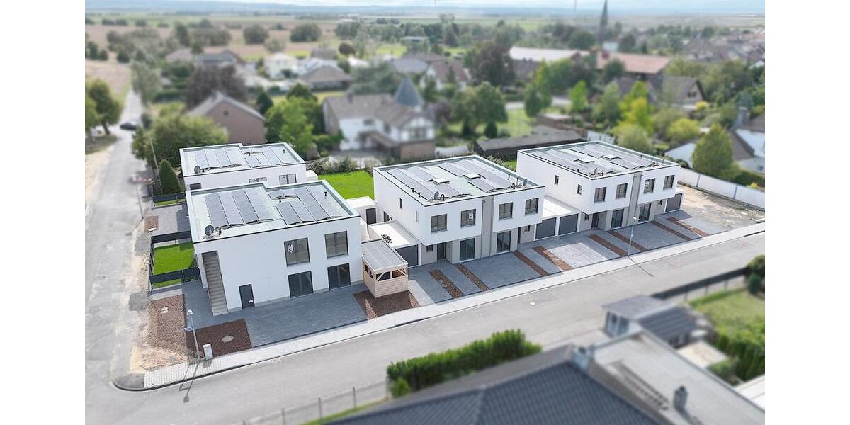 Neuwertig! Energieeffiziente 143m² Doppelhaushälfte mit Garten, Einbauküche und Garage in Straßfeld 5 zimmer