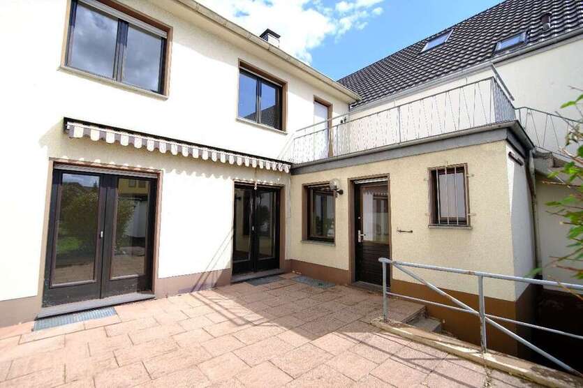 Haus zum Kaufen in Troisdorf 645.000 € 149 m²