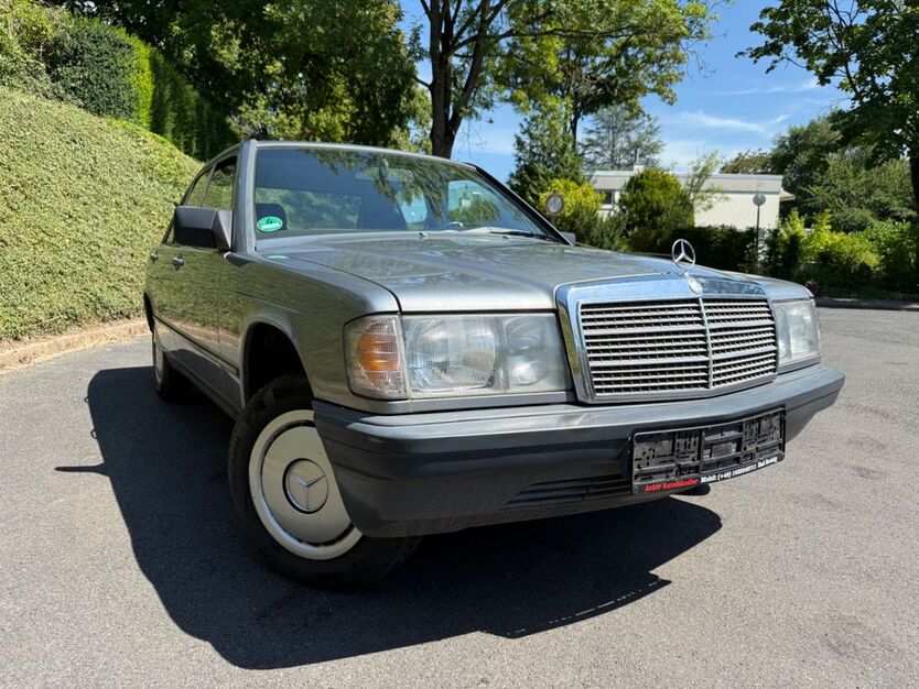Mercedes-Benz 190 207.000 km 6.800 € Bonn 53177