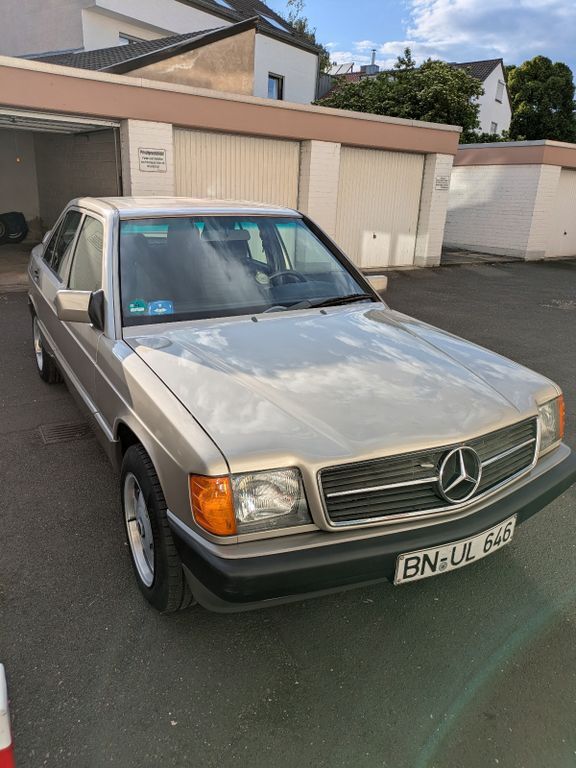 Mercedes-Benz 190 154.976 km 6.500 € Bonn 53225