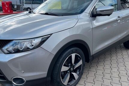 Nissan Qashqai 81.600 km 11.490 &euro; Troisdorf 53840
