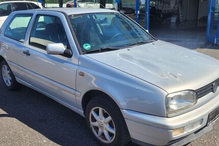 VW Golf 101.318 km 890 &euro; Vettelschoss 53560