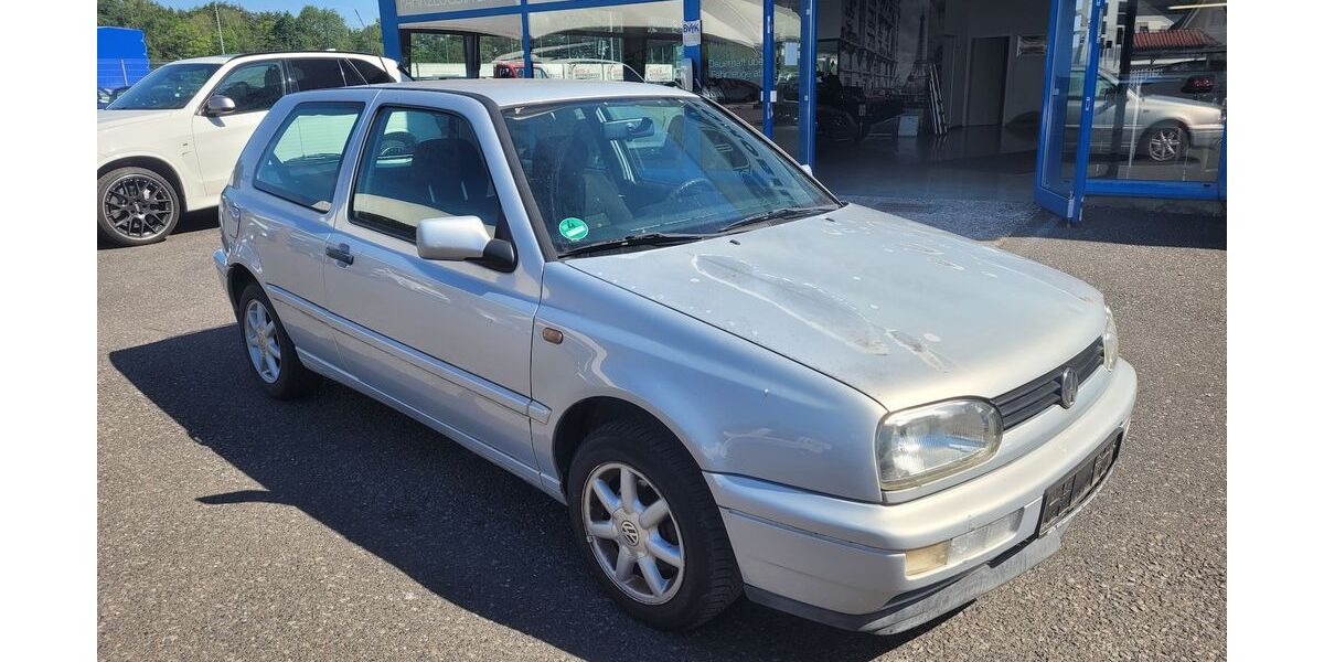 VW Golf 101.318 km 890 &euro; Vettelschoss 53560