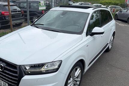 Audi Q7 269.000 km 22.900 &euro; Bonn 53119
