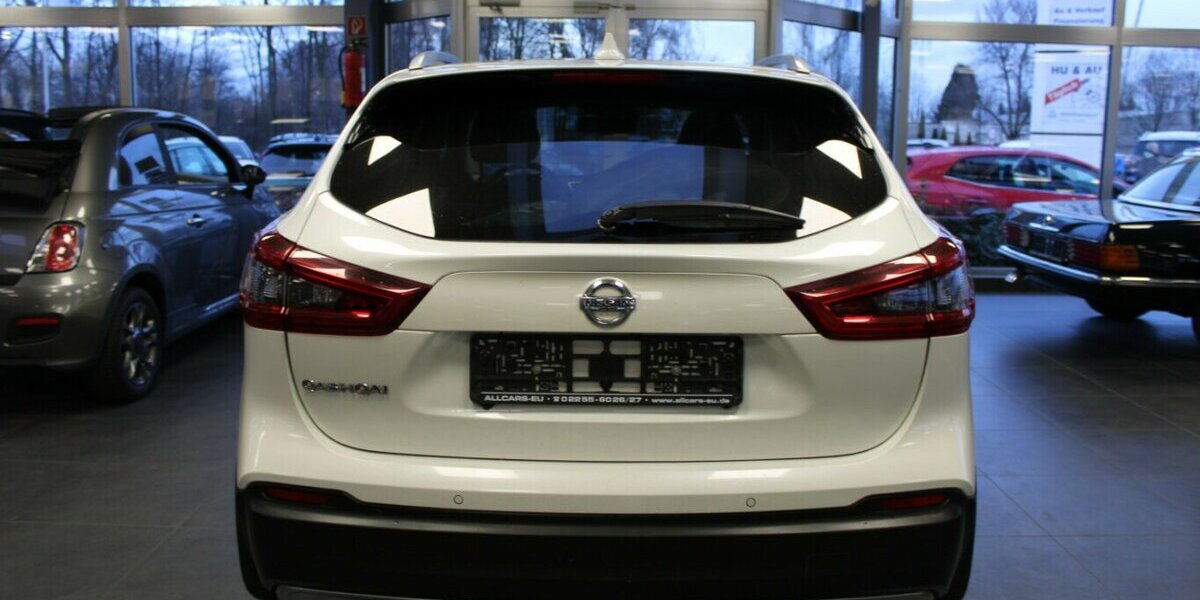 Nissan Qashqai 1.2 DIG-T 2WD Aut. - Panorma - 101.196 km 14.980 &euro; Euskirchen 53881