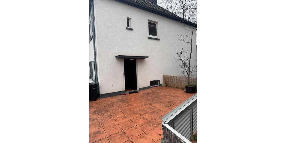 Etagenwohnung Bonn - 5 Zimmer, 120 m&sup2;, 2.000&euro; | Angebot:24446190