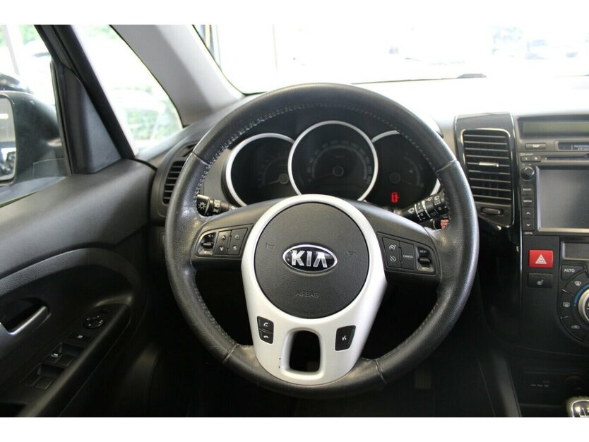 Kia Venga 1.6 CVVT Edition 7 - Panorama - 42.466 km 9.980 € Euskirchen 53881