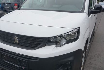 Peugeot Partner 26.000 km 14.999 € Köln 51143