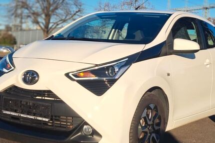 Toyota Aygo (X) 73.600 km 8.200 &euro; Lohmar 53797
