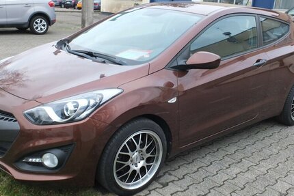 Hyundai i30 KLIMAAUTOMATIK SPORT LMF/BREITREIFEN 117.877 km 7.500 &euro; Köln 50858