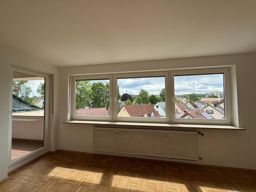 Charmante und sonnige 3-Zimmer Wohnung mit Südbalkon u. Weitblick