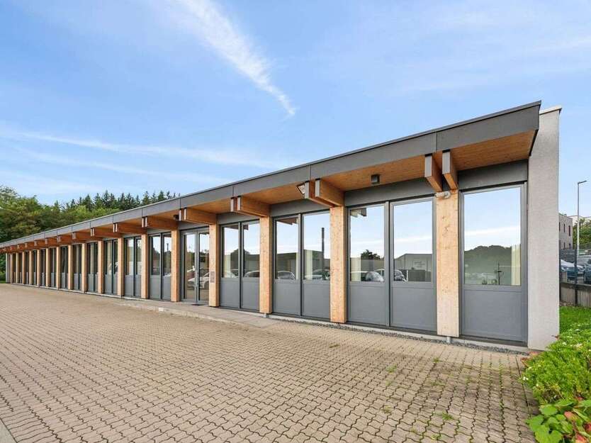 Spezialgewerbe in Bergisch Gladbach 1.990.000 € 772 m² zimmer