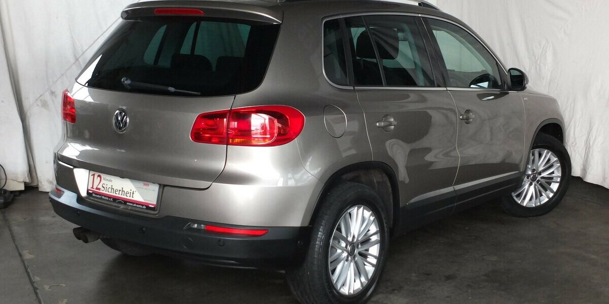 VW Tiguan WM26:CUP SPORT NAVI PARKPILOT TEMPOMAT 88.859 km 10.908 &euro; Köln 50858