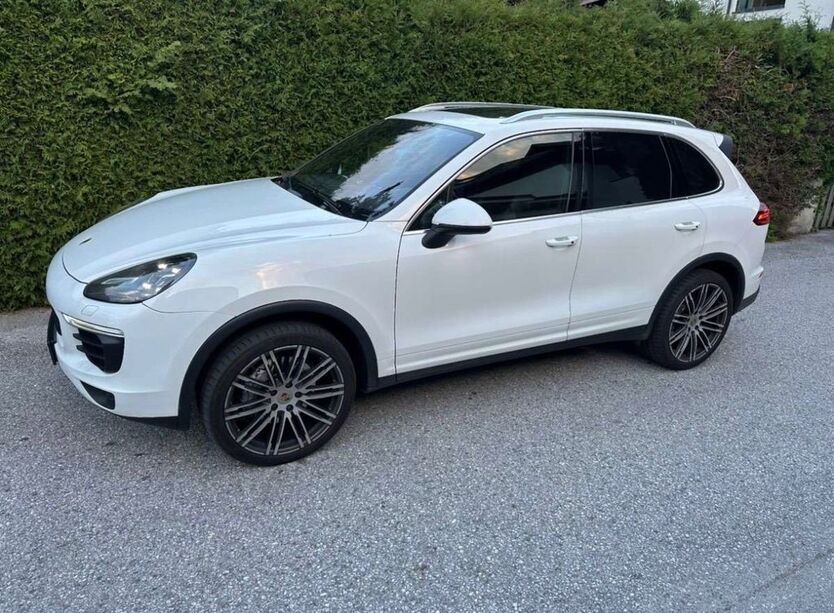 Porsche Cayenne 268.000 km 28.300 € Köln 50678