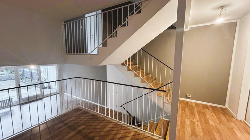 Reihenhaus Siegburg - 4 Zimmer, 135 m&sup2;, 1.700&euro; | Angebot:24600444