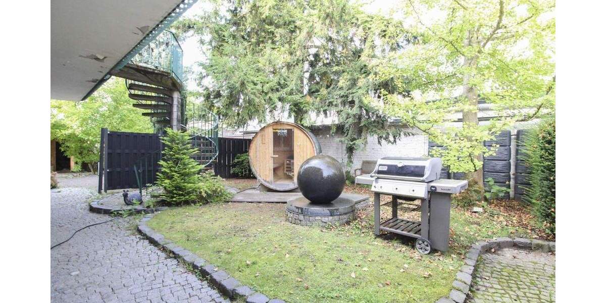 Einzigartige und charmante Maisonettewohnung in Bonn Holzlar mit 3 Balkonen und großem Garten 5 zimmer