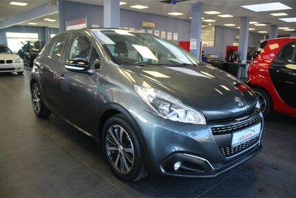 Peugeot 208 PureTech 82 Style - Panorama -