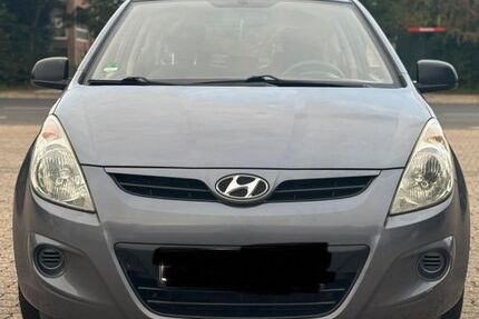 Hyundai i20 125.000 km 1.690 € Köln 50735