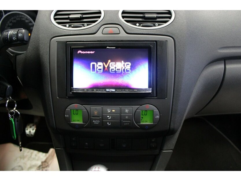 Ford Focus 2.5 MK2 ST - Recaro - SHZ -Navi - 96.133 km 12.980 € Euskirchen 53881