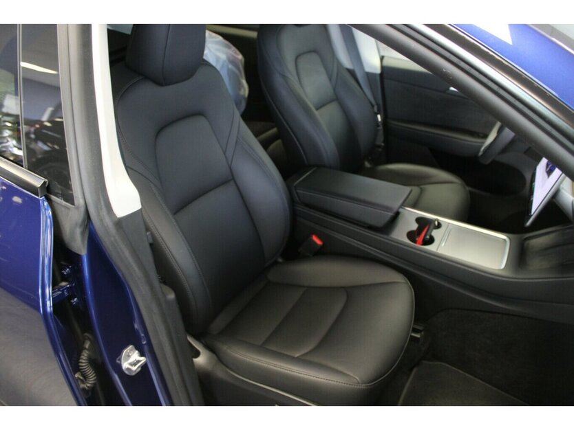 Tesla Model Y RWD 33.530 km 32.980 € Euskirchen 53881