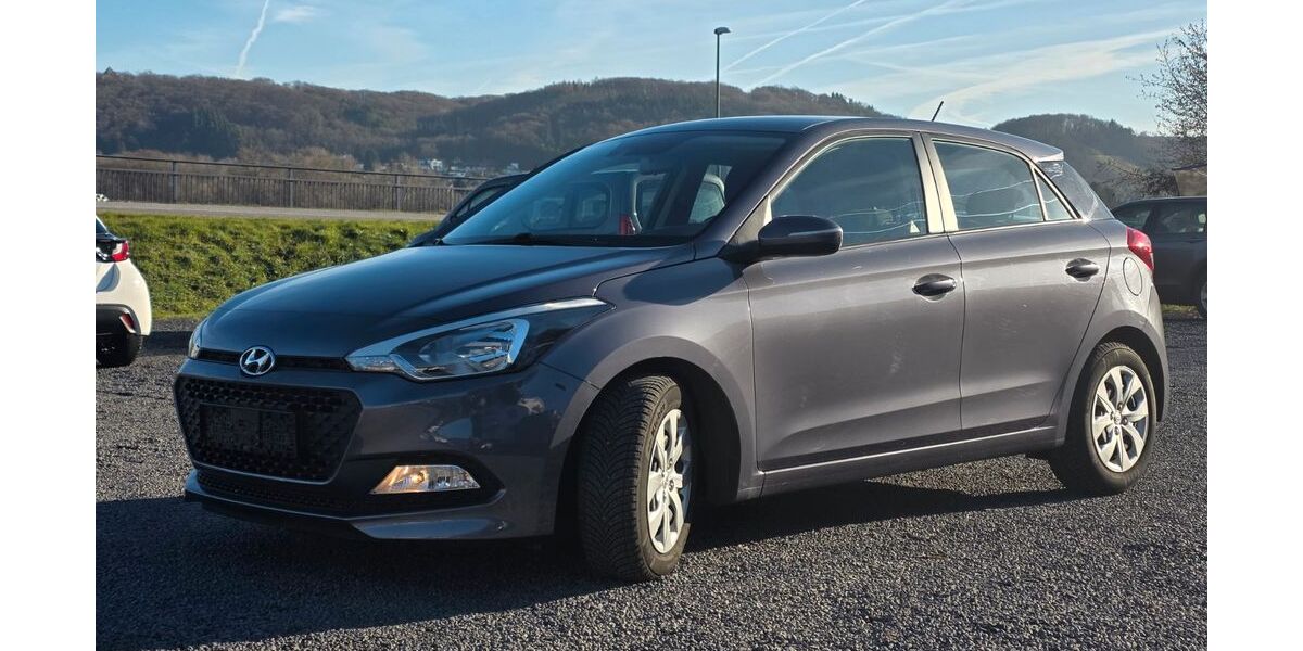 Hyundai i20 95.000 km 8.990 &euro; Oberwinter 53424