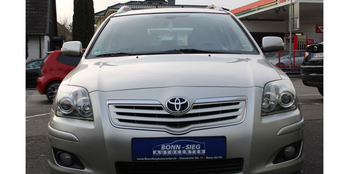 Toyota Avensis 94.000 km 5.950 &euro; Bonn 53179
