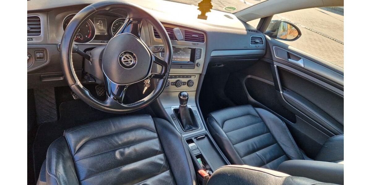 VW Golf 123.000 km 9.200 &euro; Siegburg 53721