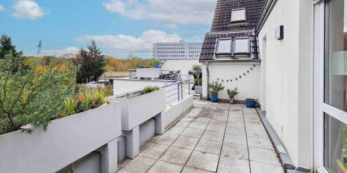 Lichtdurchflutete Penthouse-Maisonette mit Dachterrasse - stilvolles Wohnen in gefragter Lage 4 zimmer