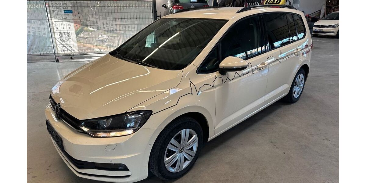 VW Touran 276.878 km 10.980 &euro; Euskirchen 53879
