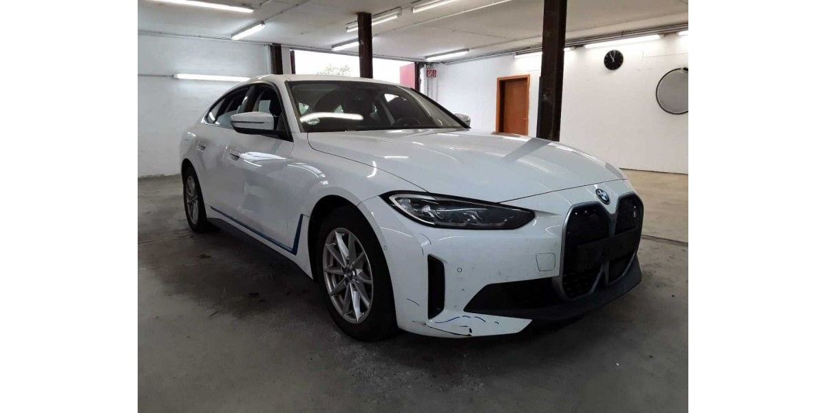 BMW i4 112.892 km 30.000 &euro; Hennef 53773