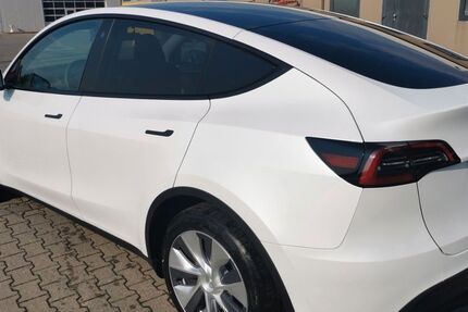 Tesla Model Y 9.800 km 36.400 € Bornheim 53332