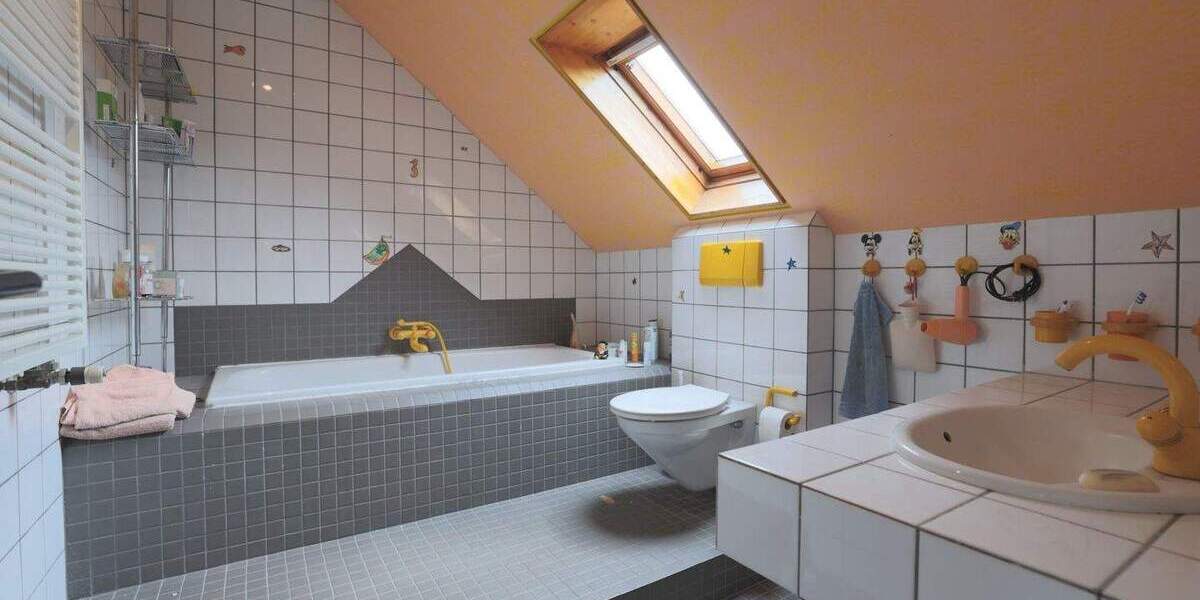 Einfamilienhaus Bonn Duisdorf - 7 Zimmer, 164 m&sup2;, 568.000&euro; | Angebot:25938100