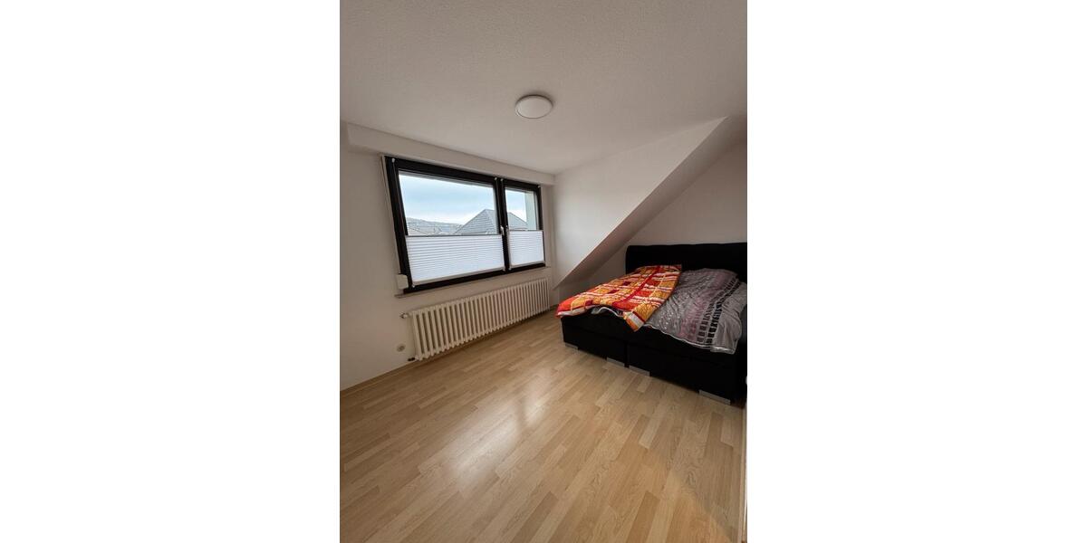 2 Zimmer Dachgeschosswohnung in Ahrweiler, Dusche, Bad,Küche,Raum 2 zimmer