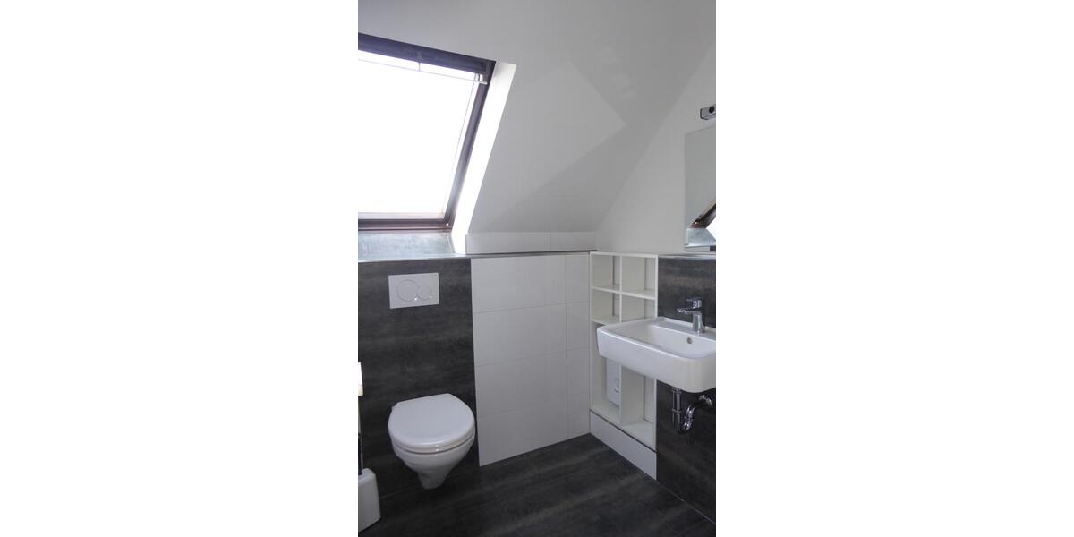 Dachgeschoßwohnung Bonn Auerberg - 1 Zimmer, 30 m&sup2;, 580&euro; | Angebot:26399111
