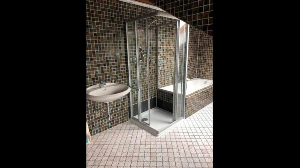 Dachgeschoßwohnung Hennef (Sieg) - 4 Zimmer, 120 m&sup2;, 1.050&euro; | Angebot:24835277