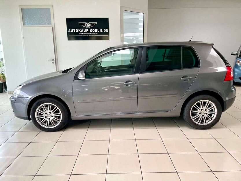 VW Golf 330.000 km 2.590 € Köln 51067
