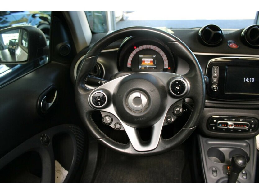 Smart ForTwo Cabrio twinamic passion 83.355 km 11.980 € Euskirchen 53881