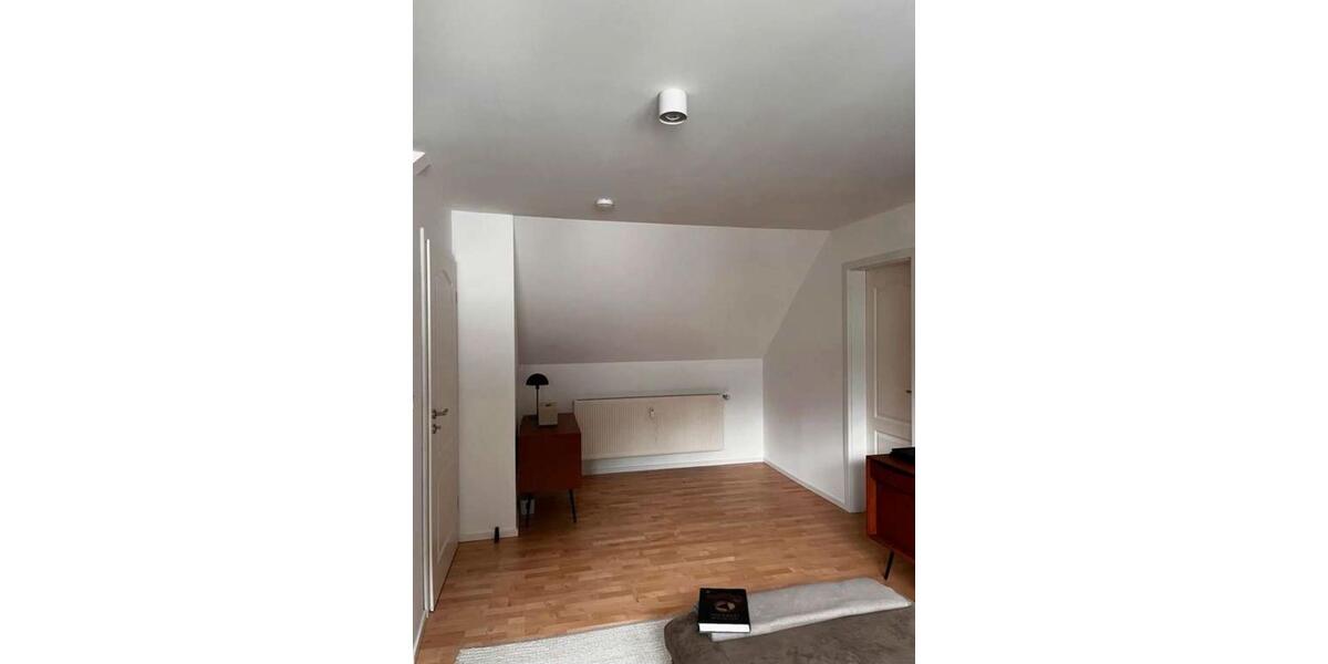 Dachgeschoßwohnung Rösrath - 3 Zimmer, 63 m&sup2;, 830&euro; | Angebot:25871336