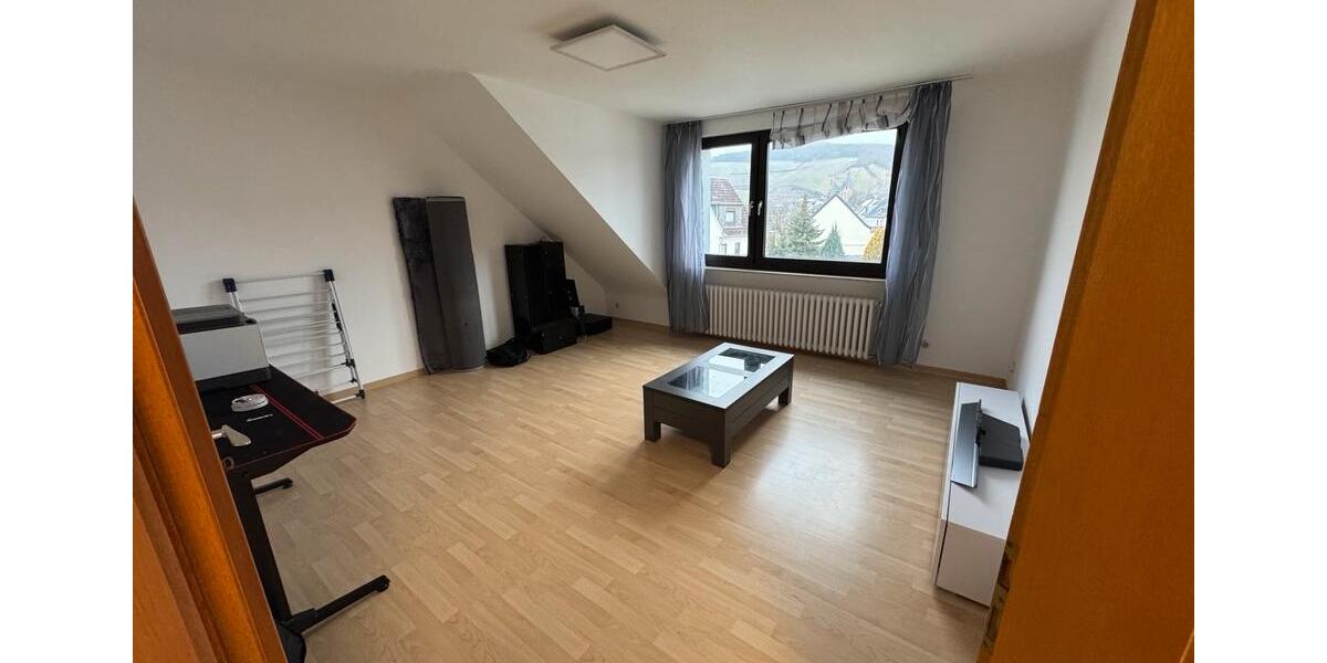 2 Zimmer Dachgeschosswohnung in Ahrweiler, Dusche, Bad,Küche,Raum 2 zimmer