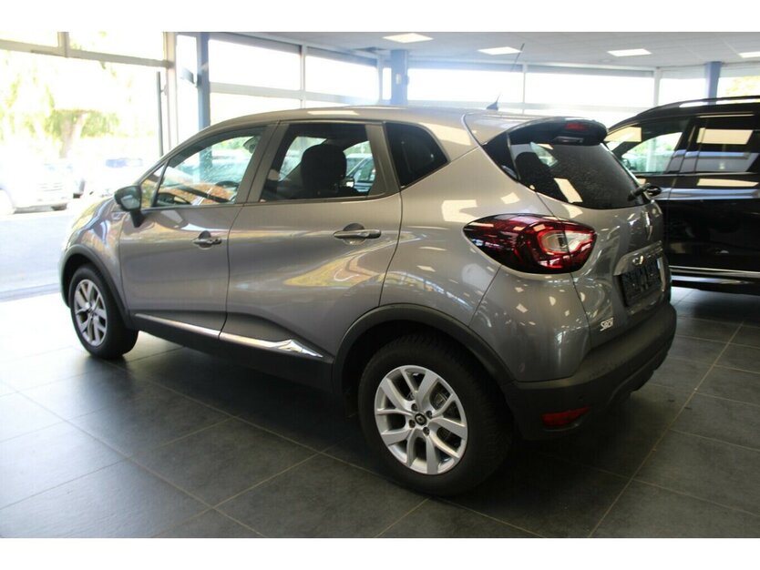 Renault Captur TCe 90 LIMITED 61.333 km 11.480 € Euskirchen 53881