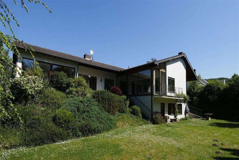 Haus zum Kaufen in Rheinbreitbach 680.000 € 243 m²