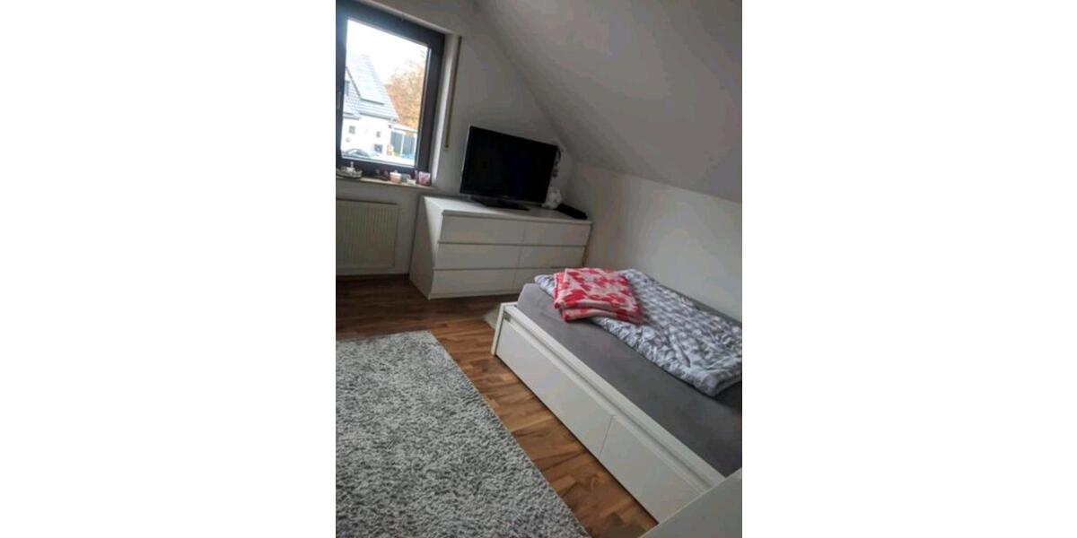 Dachgeschoßwohnung Lohmar - 3 Zimmer, 70 m&sup2;, 845&euro; | Angebot:24723432